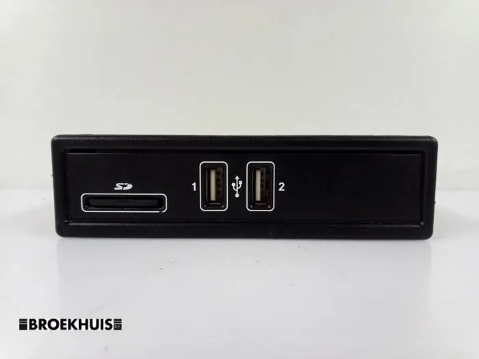 Zlacze AUX/USB Mercedes C-Klasse