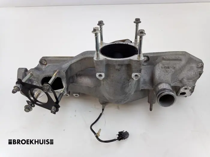 Intake manifold Mazda 6.