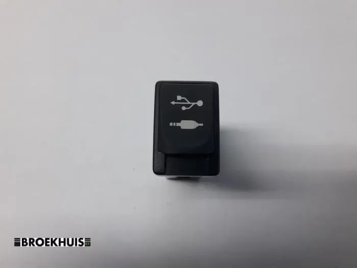 AUX/USB aansluiting Toyota Auris