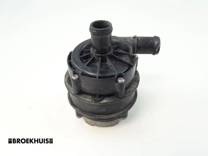 Additional water pump Mazda CX-60