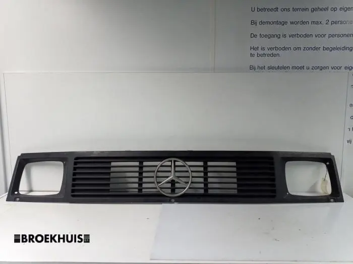 Grille Mercedes 207 - 410