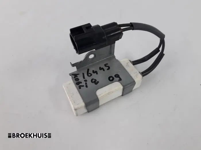 Cooling fan resistor Toyota IQ