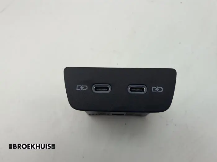 AUX / USB connection Cupra Born