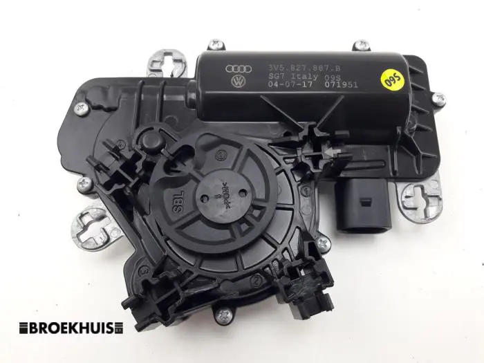 Motor for power tailgate closer Audi A4