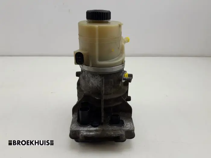 Power steering pump Opel Vivaro