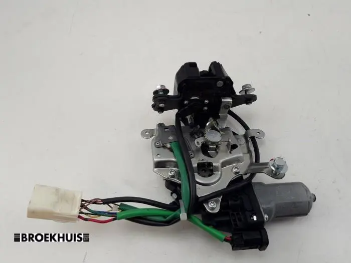 Tailgate lock mechanism Mitsubishi Outlander