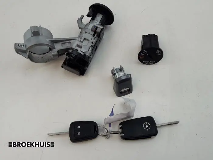 Set of cylinder locks (complete) Opel Meriva