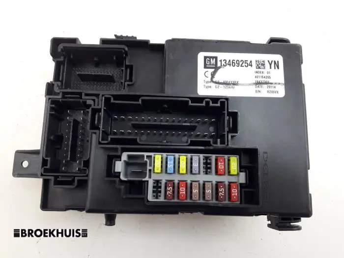 Fuse box Opel Meriva