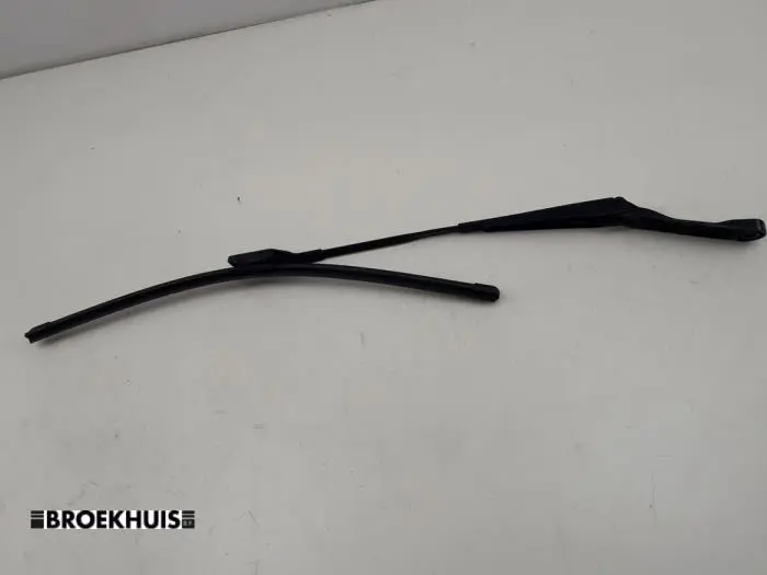 Front wiper arm Opel Meriva