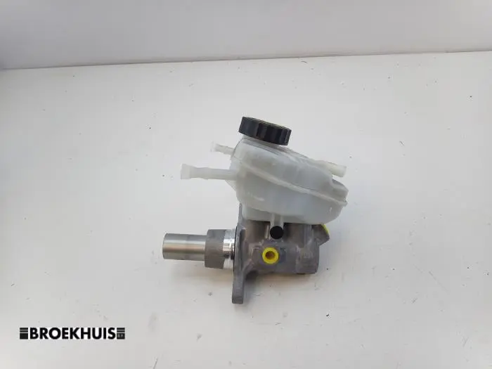 Master cylinder Mercedes E-Klasse