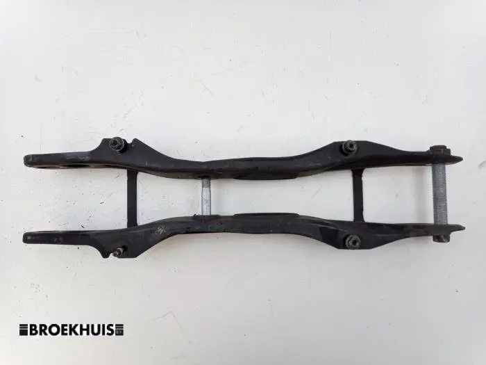 Rear wishbone, left BMW M5