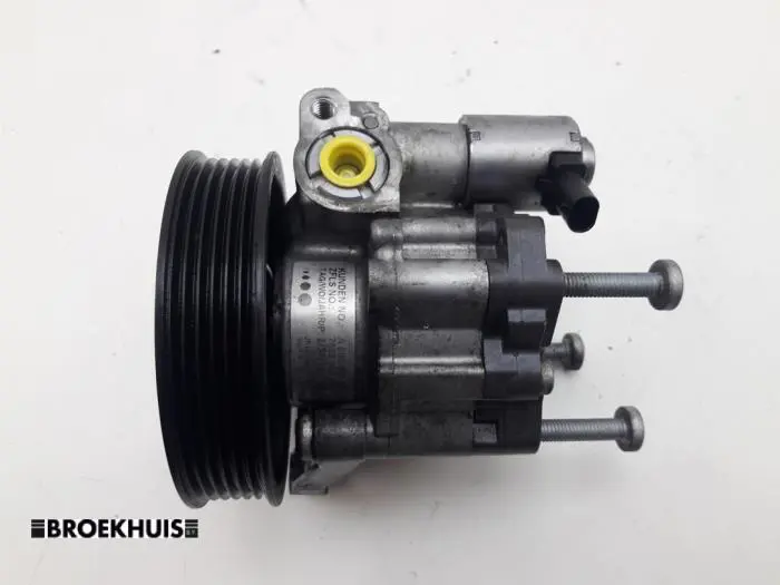 Power steering pump Mercedes C-Klasse