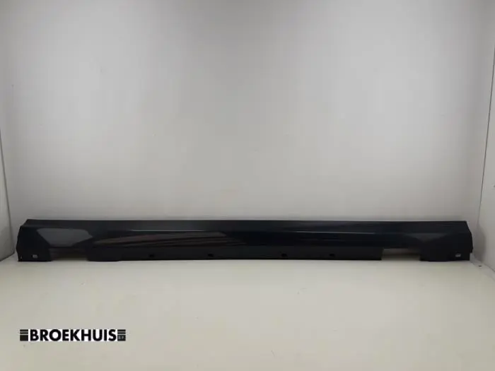 Side skirt, right Mercedes C-Klasse