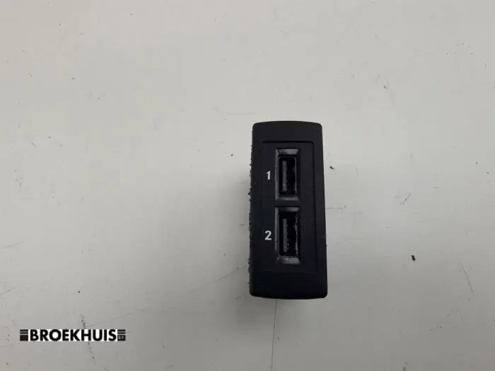 Connexion USB Mercedes Vito