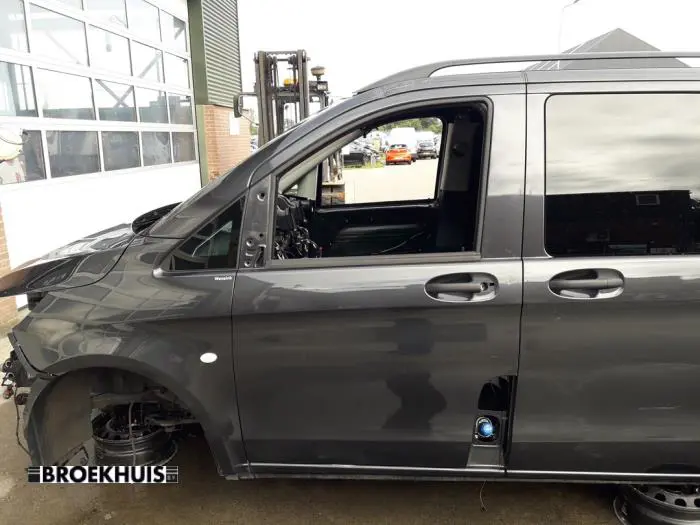 Door 2-door, left Mercedes Vito