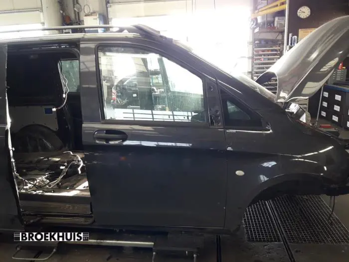 Door 2-door, right Mercedes Vito