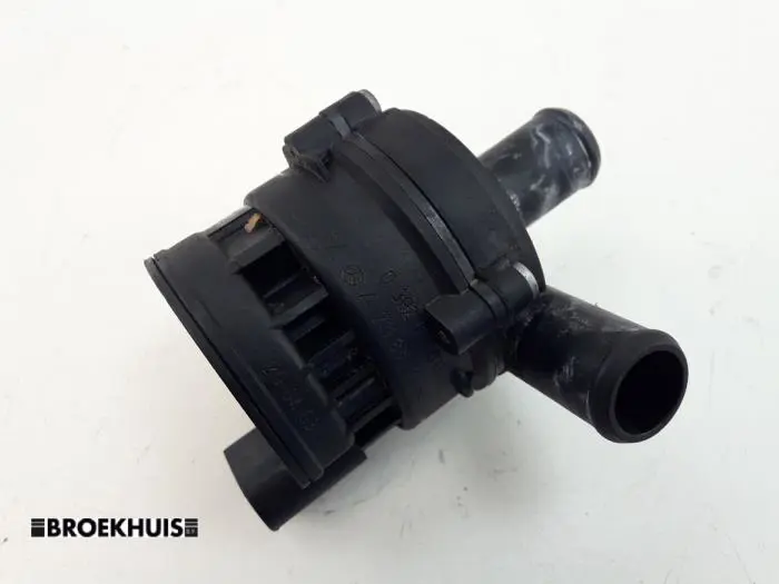 Additional water pump Mercedes Vito