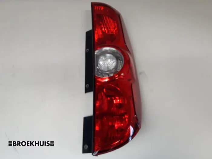 Luz trasera derecha Opel Combo