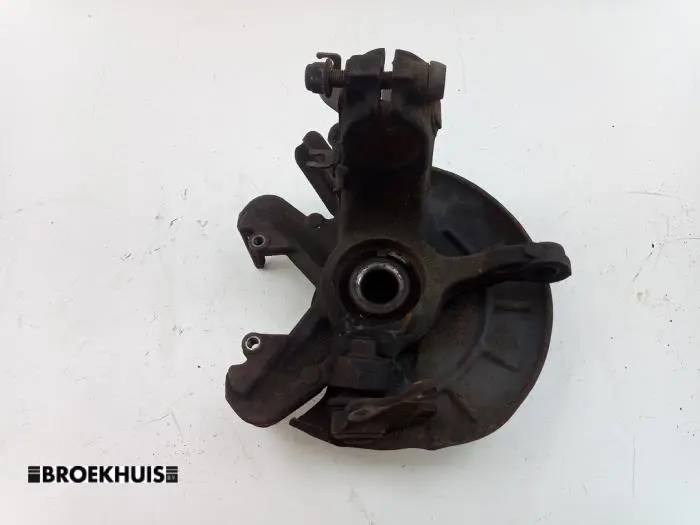 Knuckle, front right Skoda Fabia