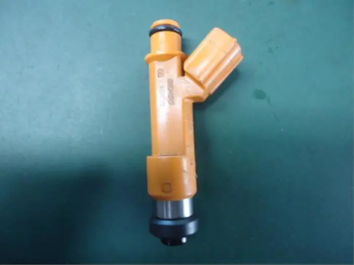 Injector (petrol injection) Opel Agila