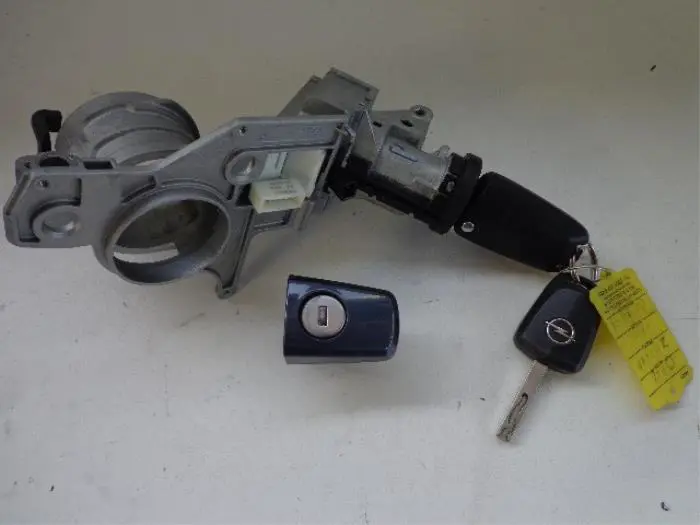 Set of cylinder locks (complete) Opel Zafira