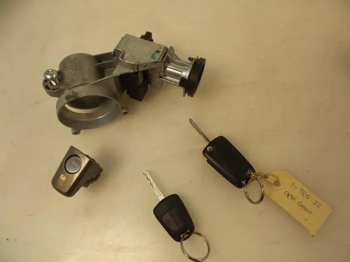 Set of cylinder locks (complete) Opel Corsa