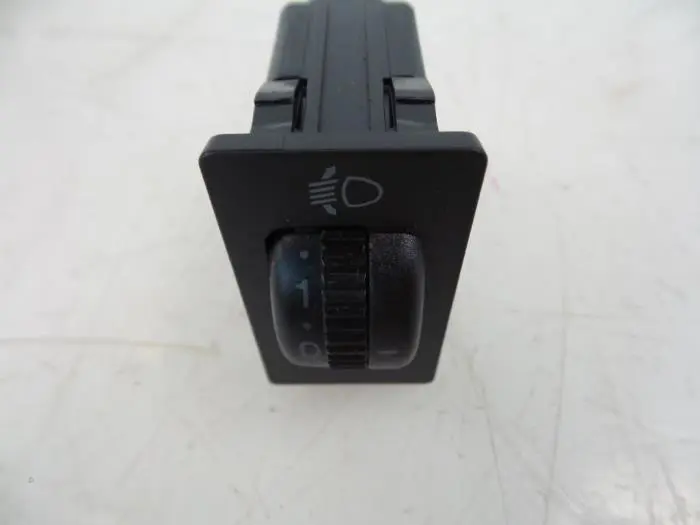 AIH headlight switch Toyota Avensis