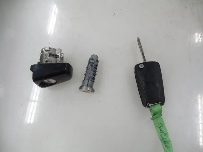 Set of cylinder locks (complete) Opel Vectra