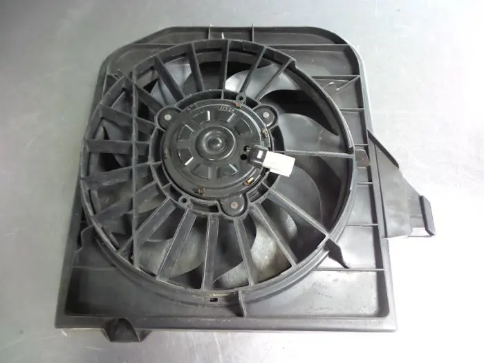 Air conditioning cooling fans Chrysler Voyager