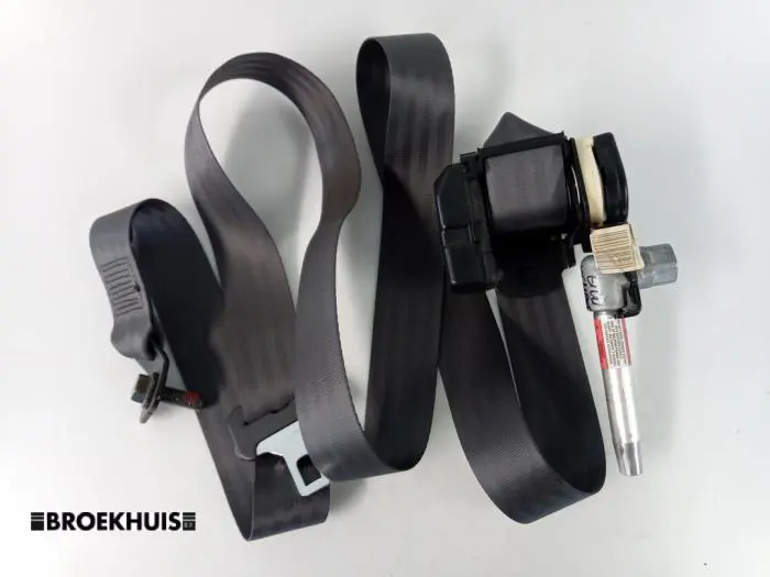 Rear seatbelt, centre Volvo S60