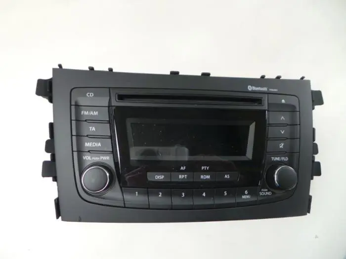 Reproductor de CD y radio Suzuki Celerio