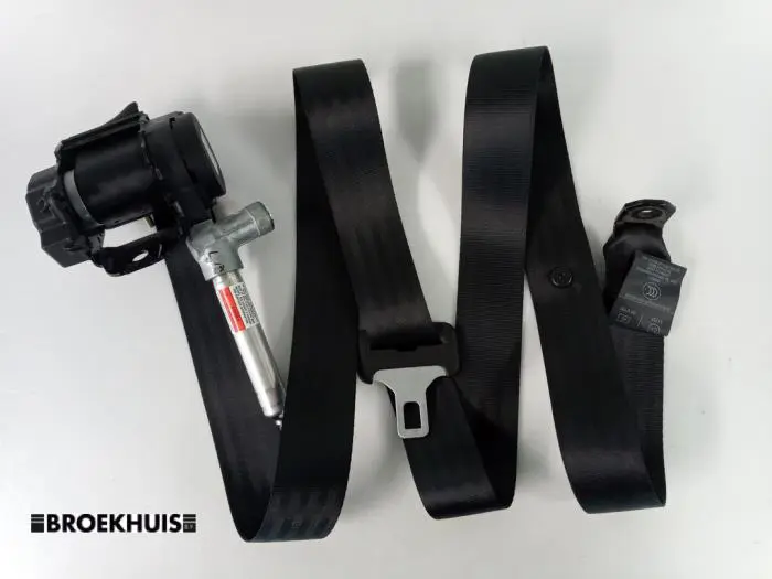 Rear seatbelt, left Volvo V50