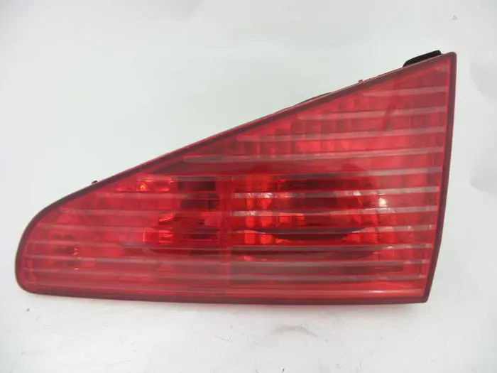 Taillight, right Peugeot 607