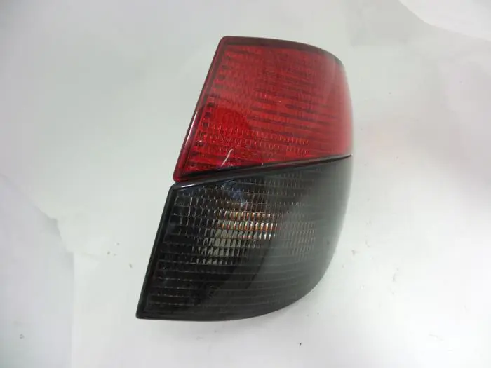 Taillight, right Peugeot 406