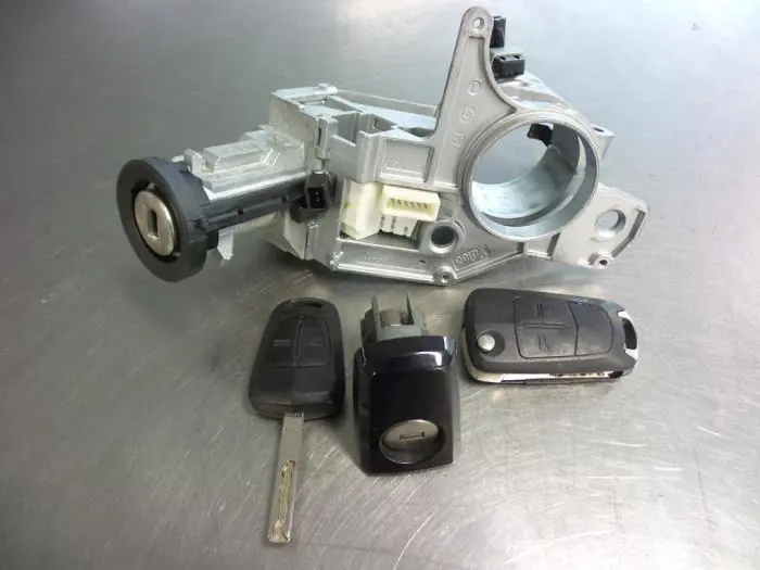 Set of cylinder locks (complete) Opel Zafira