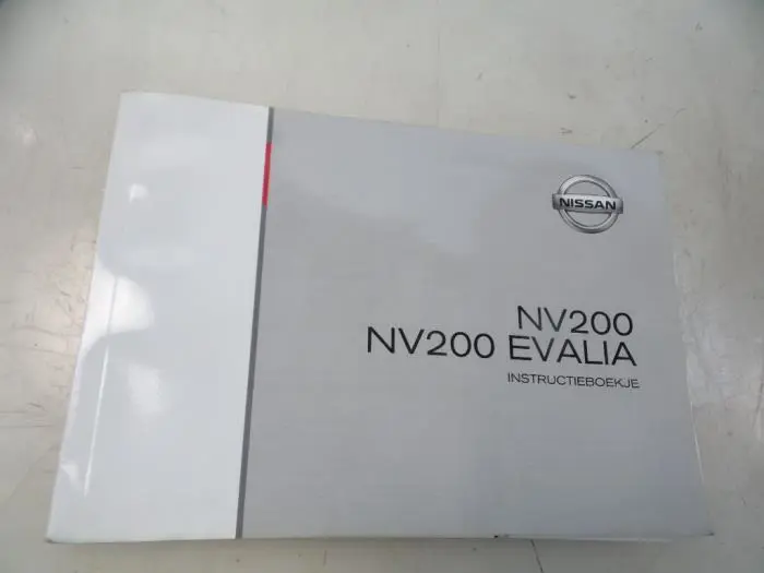 Instrucciones(varios) Nissan NV200