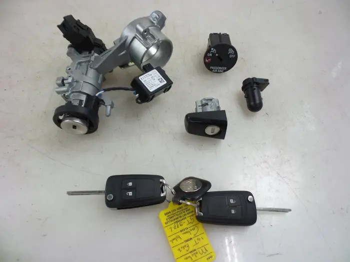 Set of cylinder locks (complete) Opel Mokka