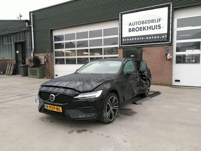 Volvo V60 19-