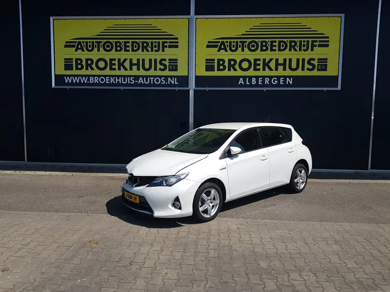 Schadeauto Toyota Auris 1.8 Hybrid Executive