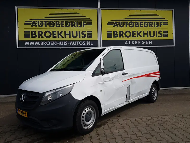 Schadeauto Mercedes-Benz Vito 111 CDI Functional Lang