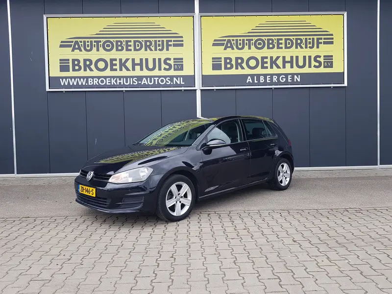 Schadeauto Volkswagen Golf 1.6 TDI Highline