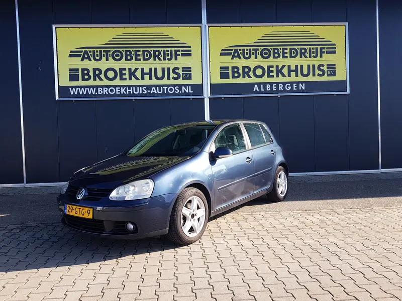 Schadeauto Volkswagen Golf 2.0 TDI Trendline