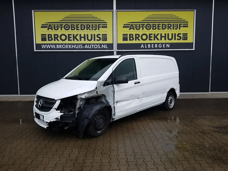 Schadeauto Mercedes-Benz Vito 109 CDI Functional Lang