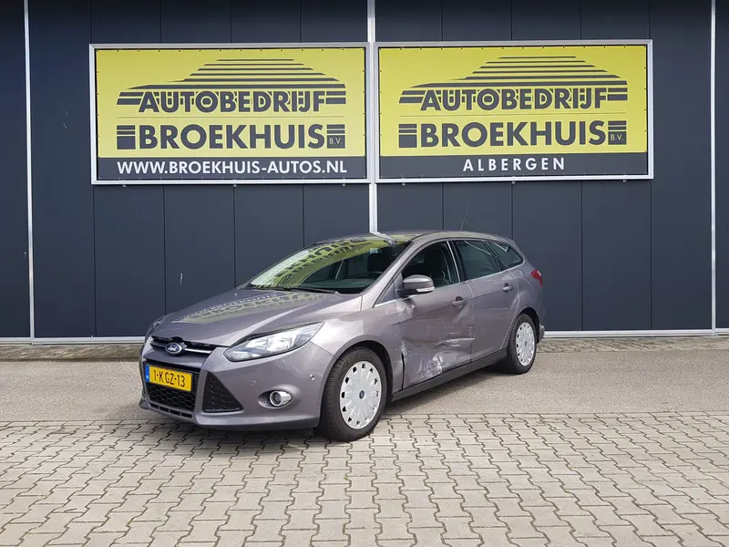 Schadeauto Ford FOCUS Wagon 1.6 TDCI ECOnetic Lease Titanium